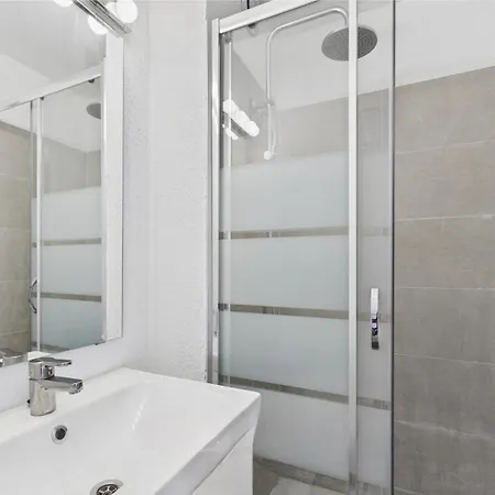 4 Couchages Piscine Centre Port *